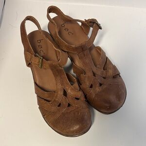 b.o.c. Women's Tan Leather Sandals sz 8